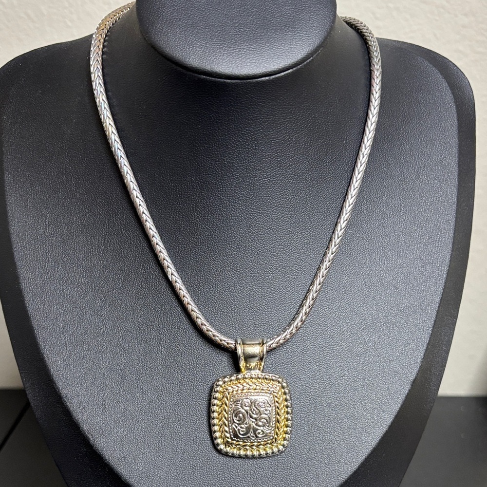 Vintage Signed Best Two Tone Square Pendant Magnetic Closure Necklace